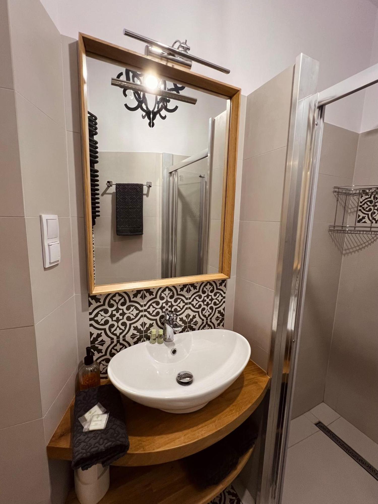 Apartament Rozy Cracóvia Exterior foto